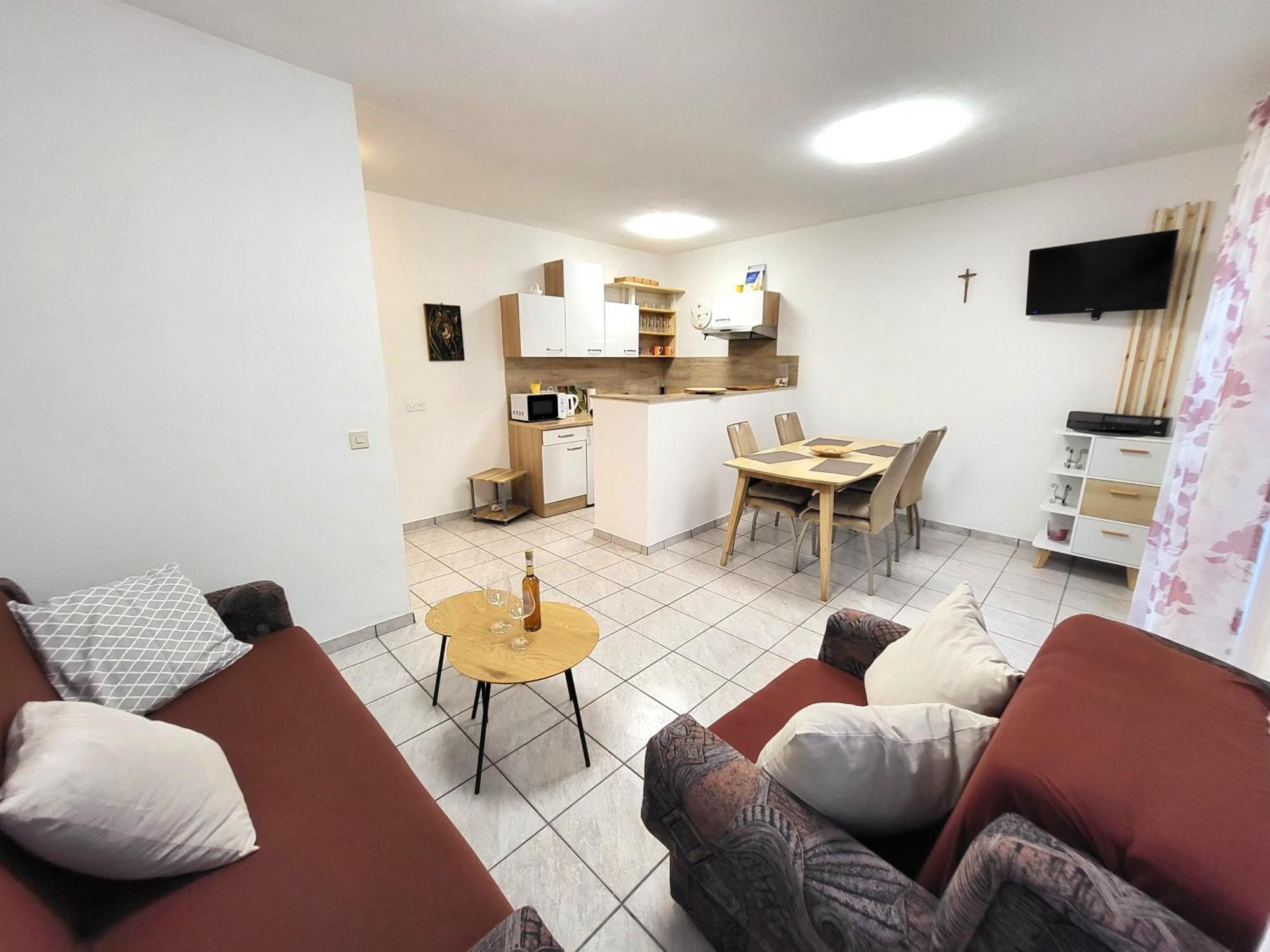 Apartments Pitve Jelsa  Eksteriør bilde